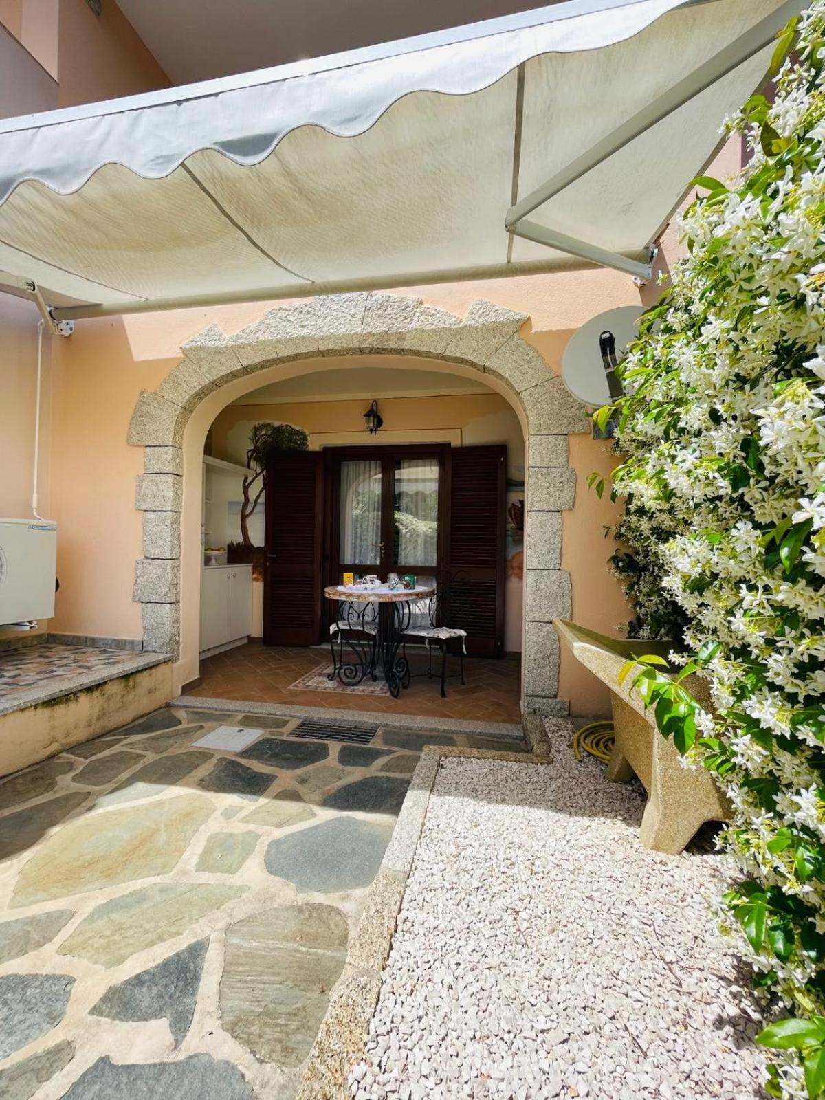 Appartamento Le Querce Vaccileddi エクステリア 写真